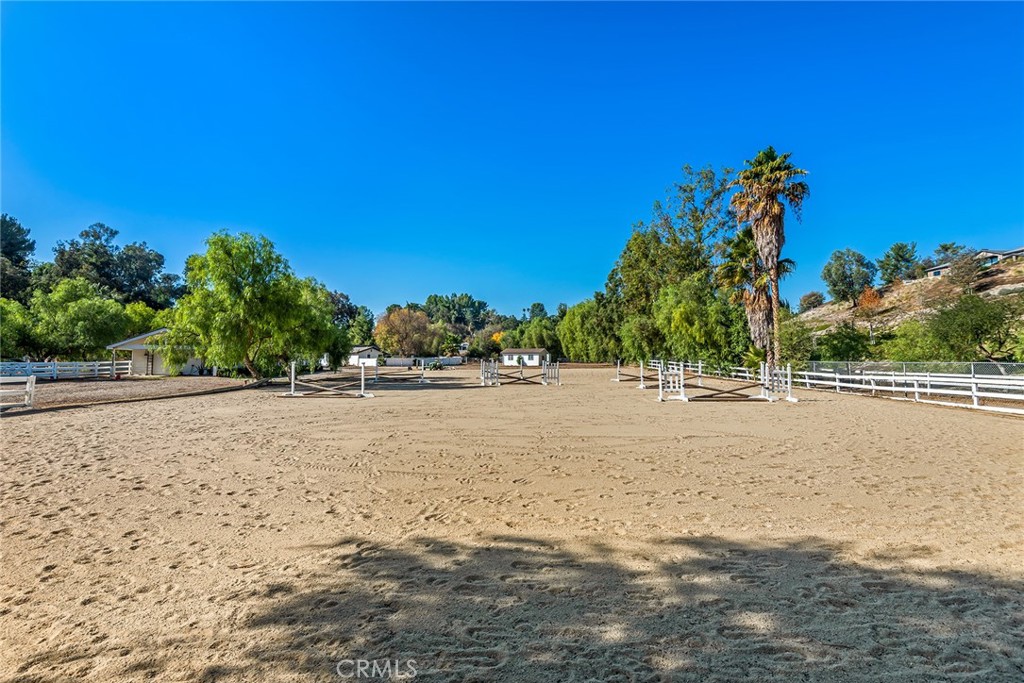 5547 Paradise Valley Road Hidden Hills, CA 91302 - Photo 2 of 12