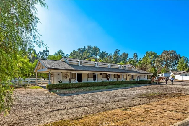 a house view with a outdoor space