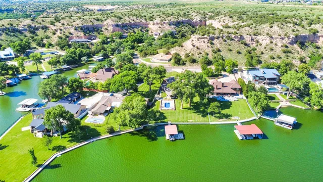 $1,975,000 | 606 North Shore Drive, Amarillo, TX 79118