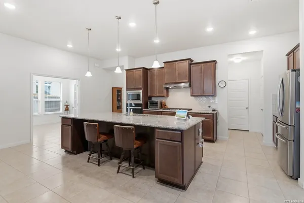 $484,990 | 425 Foxbrook Way, Cibolo, TX 78108