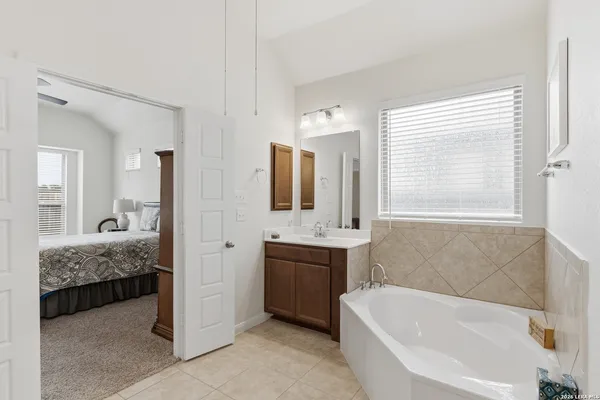 $484,990 | 425 Foxbrook Way, Cibolo, TX 78108