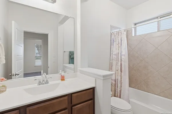 $484,990 | 425 Foxbrook Way, Cibolo, TX 78108