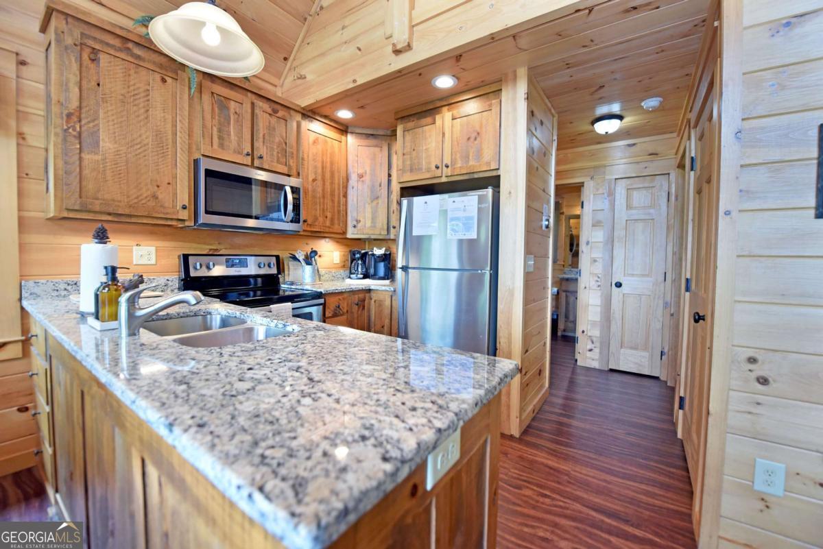 73 Rosiey Lane Blue Ridge, GA 30513 - Photo 9 of 51