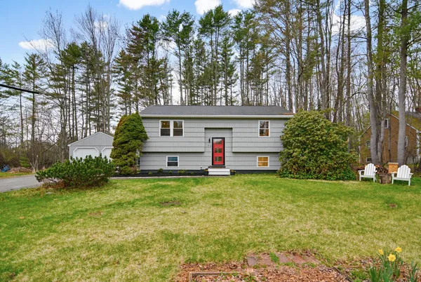 $585,000 | 73 Autumn Lane, Yarmouth, ME 04096