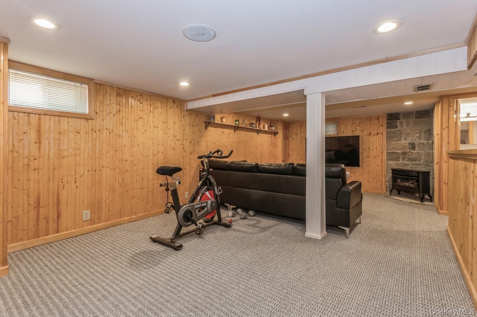 562 Bernice Road Franklin Square, NY 11010 - Photo 27 of 36