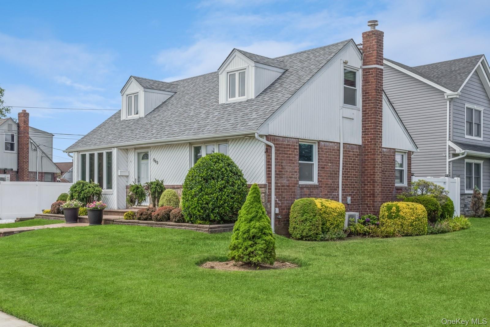 562 Bernice Road Franklin Square, NY 11010 - Photo 3 of 36