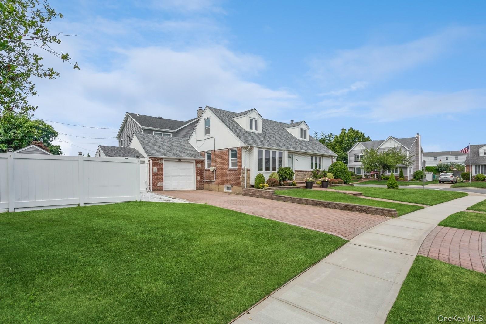 562 Bernice Road Franklin Square, NY 11010 - Photo 5 of 36