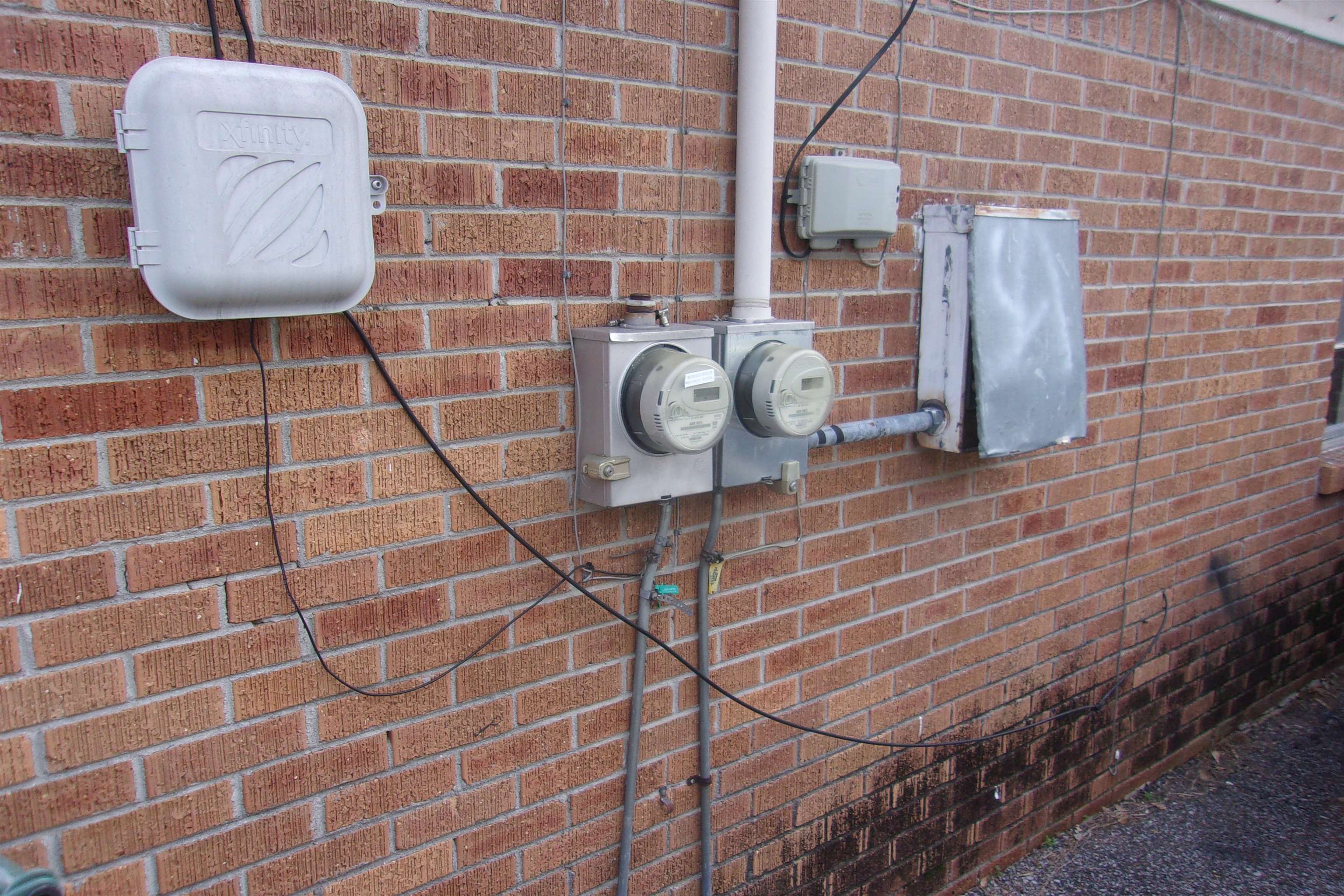 3117 Pacific Avenue Memphis, TN 38112 - Photo 3 of 4 a bathroom with a shower