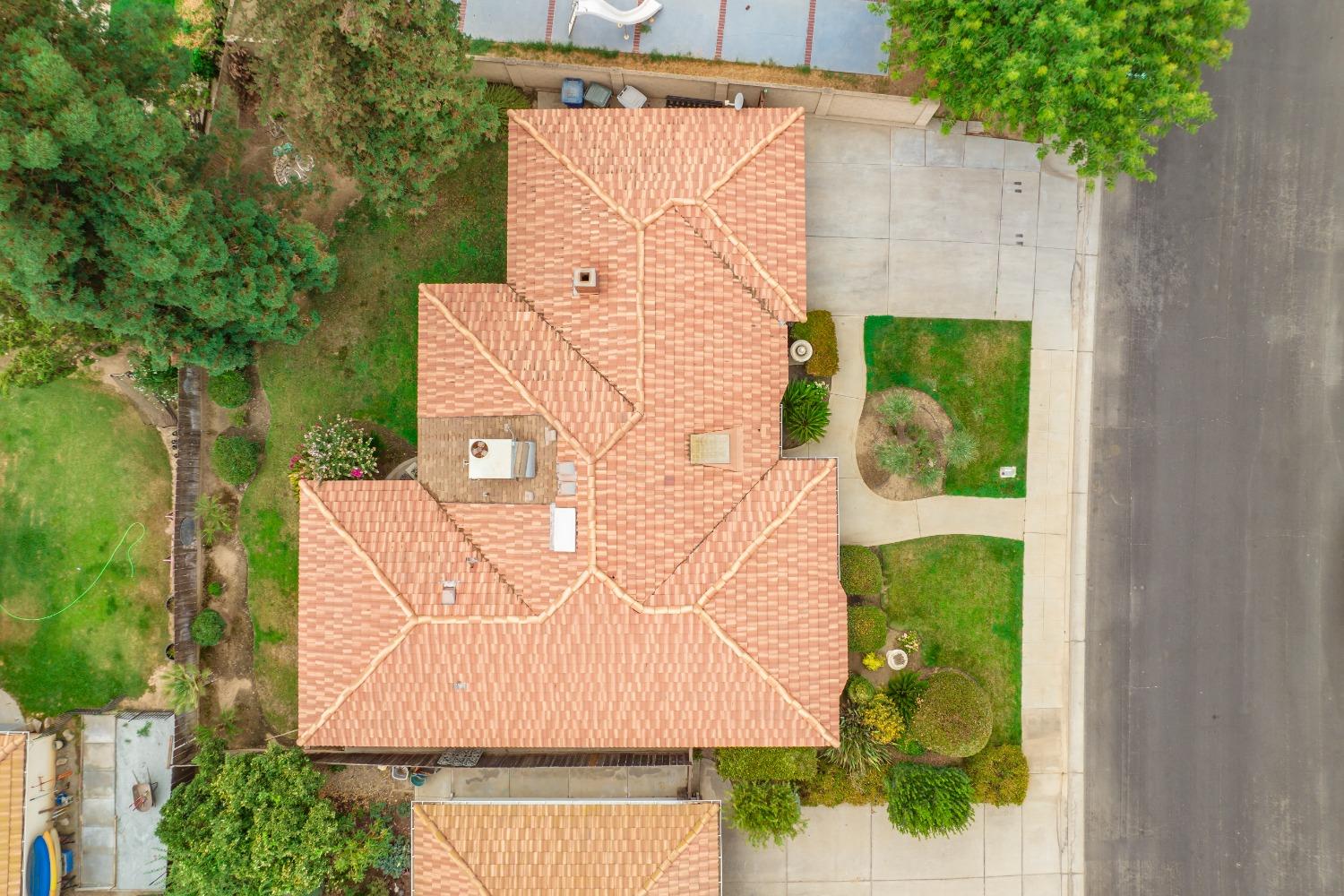 2370 Jonathan Way Madera, CA 93637 - Photo 34 of 41 an aerial view of a house with a yard