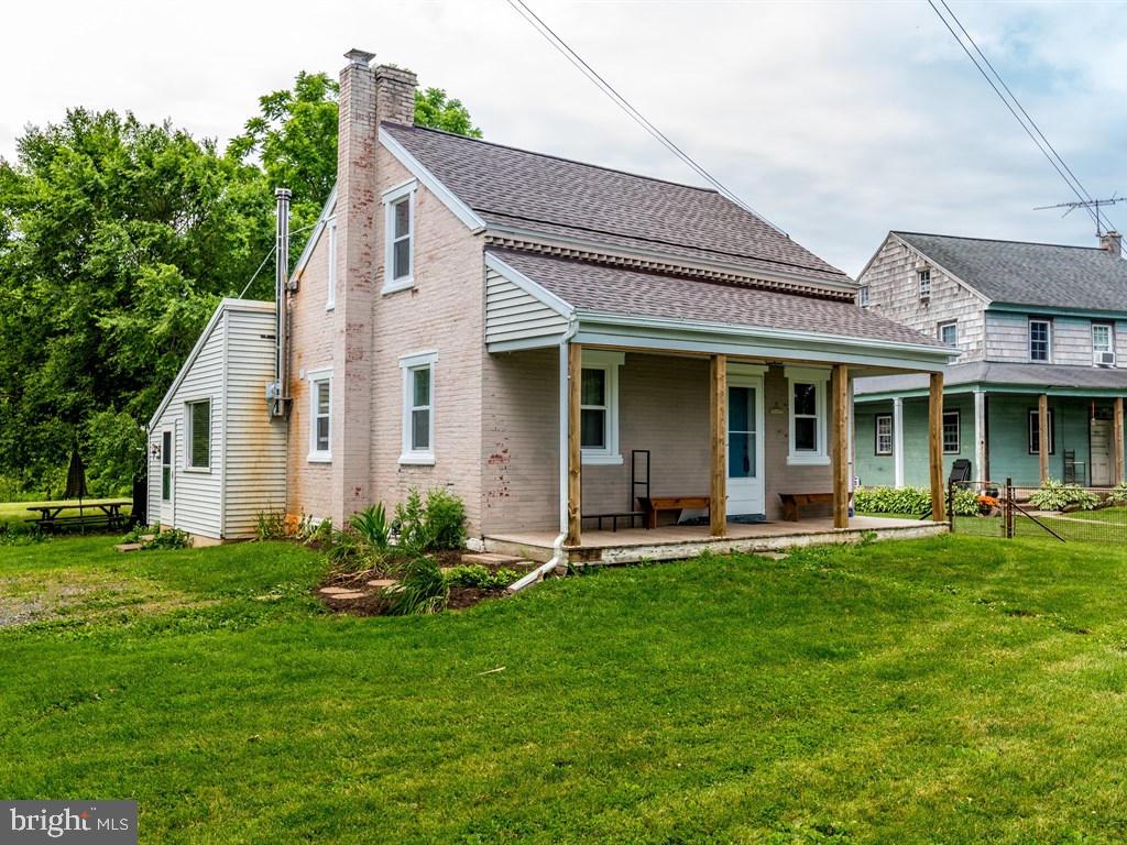 2214 Lebanon Road Manheim, PA 17545 - Photo 1 of 33