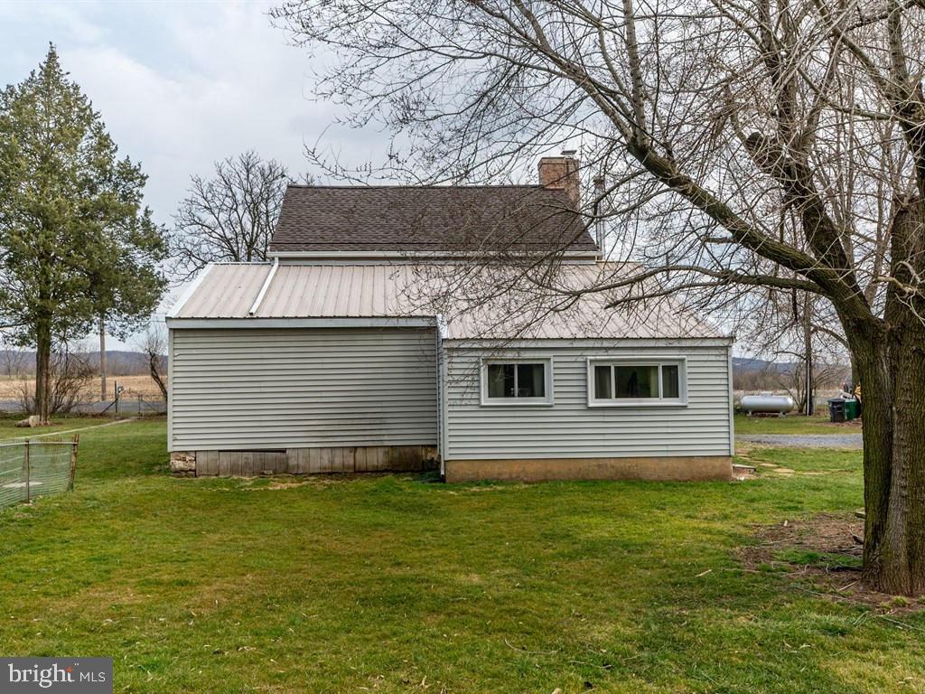 2214 Lebanon Road Manheim, PA 17545 - Photo 22 of 33