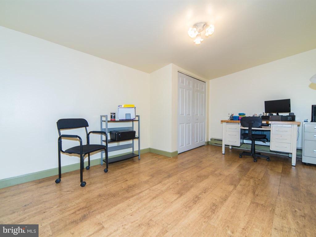 2214 Lebanon Road Manheim, PA 17545 - Photo 9 of 33