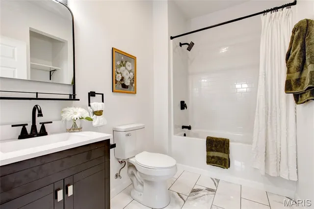 $159,999 | 41 West Penning Avenue, Wood River, IL 62095