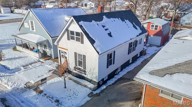 $159,999 | 41 West Penning Avenue, Wood River, IL 62095