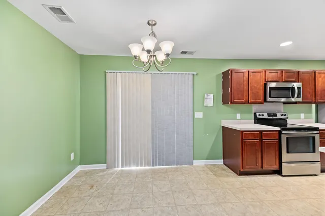 $320,000 | 421 Savannah River Drive, Summerville, SC 29485