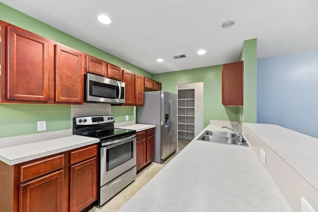 $320,000 | 421 Savannah River Drive, Summerville, SC 29485