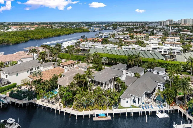 a sign on the wall next to a building