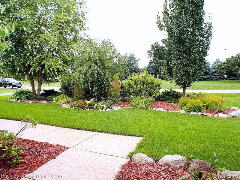 7608 Bingham Road Brighton, MI 48116 - Photo 13 of 14 Lovely Landscaping