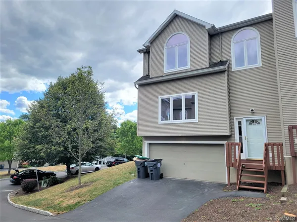 $3,400 | 1 Boulder Court, Highland Mills, NY 10930