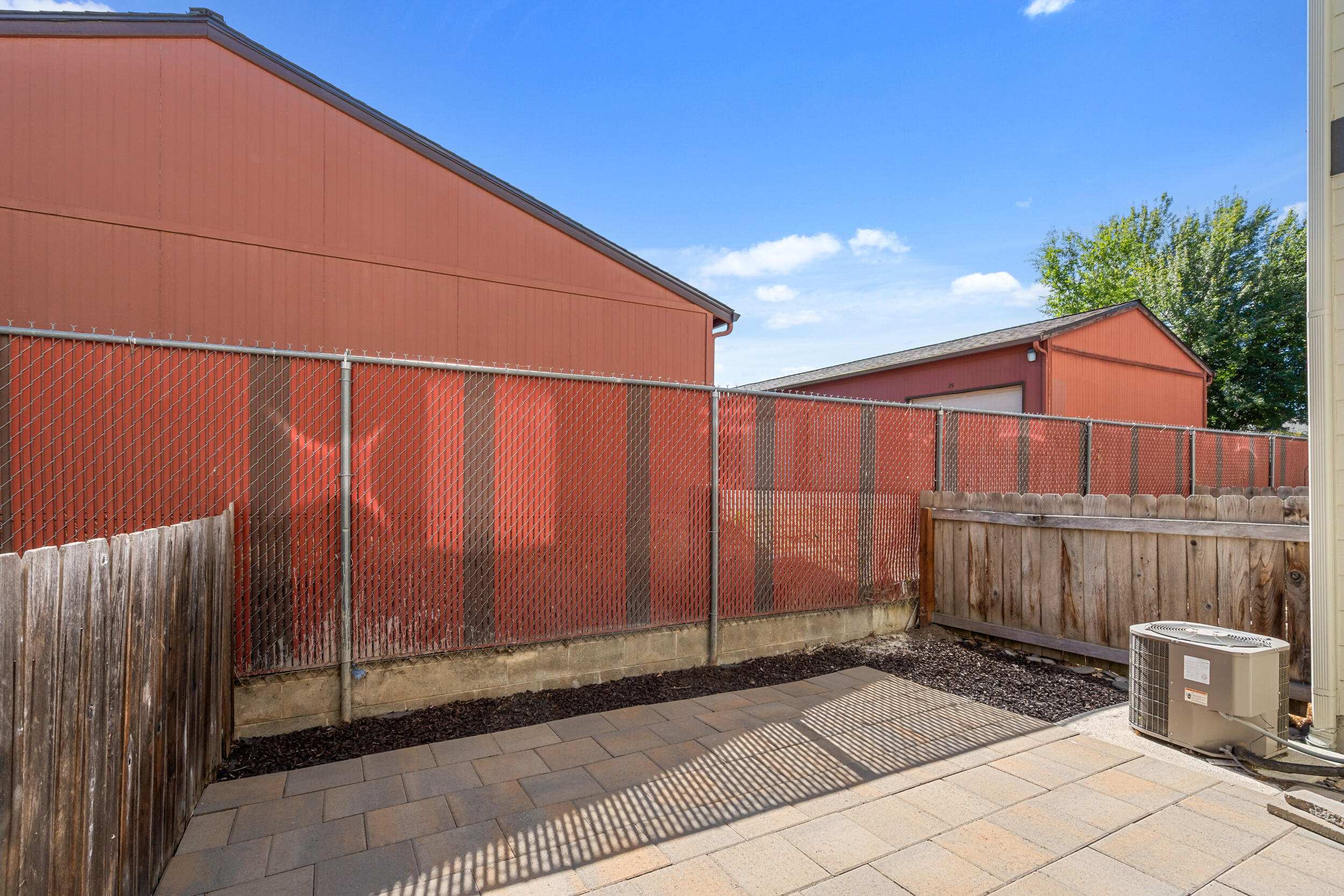 2210 East Barnett Road, Unit 7 Medford, OR 97504 - Photo 24 of 25 12_ 2210 e barnett rd, medford-10