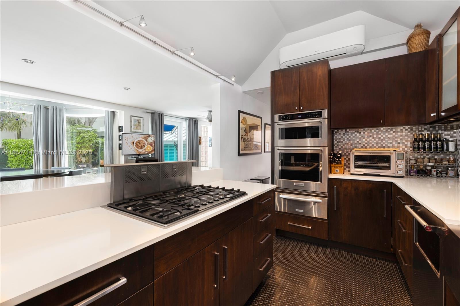 3950 Hardie Avenue Coconut Grove, FL 33133 - Photo 7 of 24