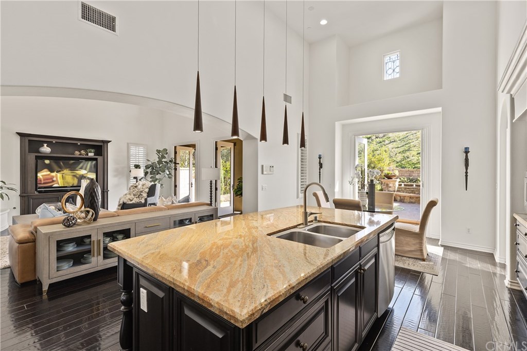 10 Midnight Sun Irvine, CA 92603 - Photo 3 of 4