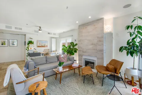 $1,195,000 | 11838 Kiowa Avenue, Unit 101, Los Angeles, CA 90049