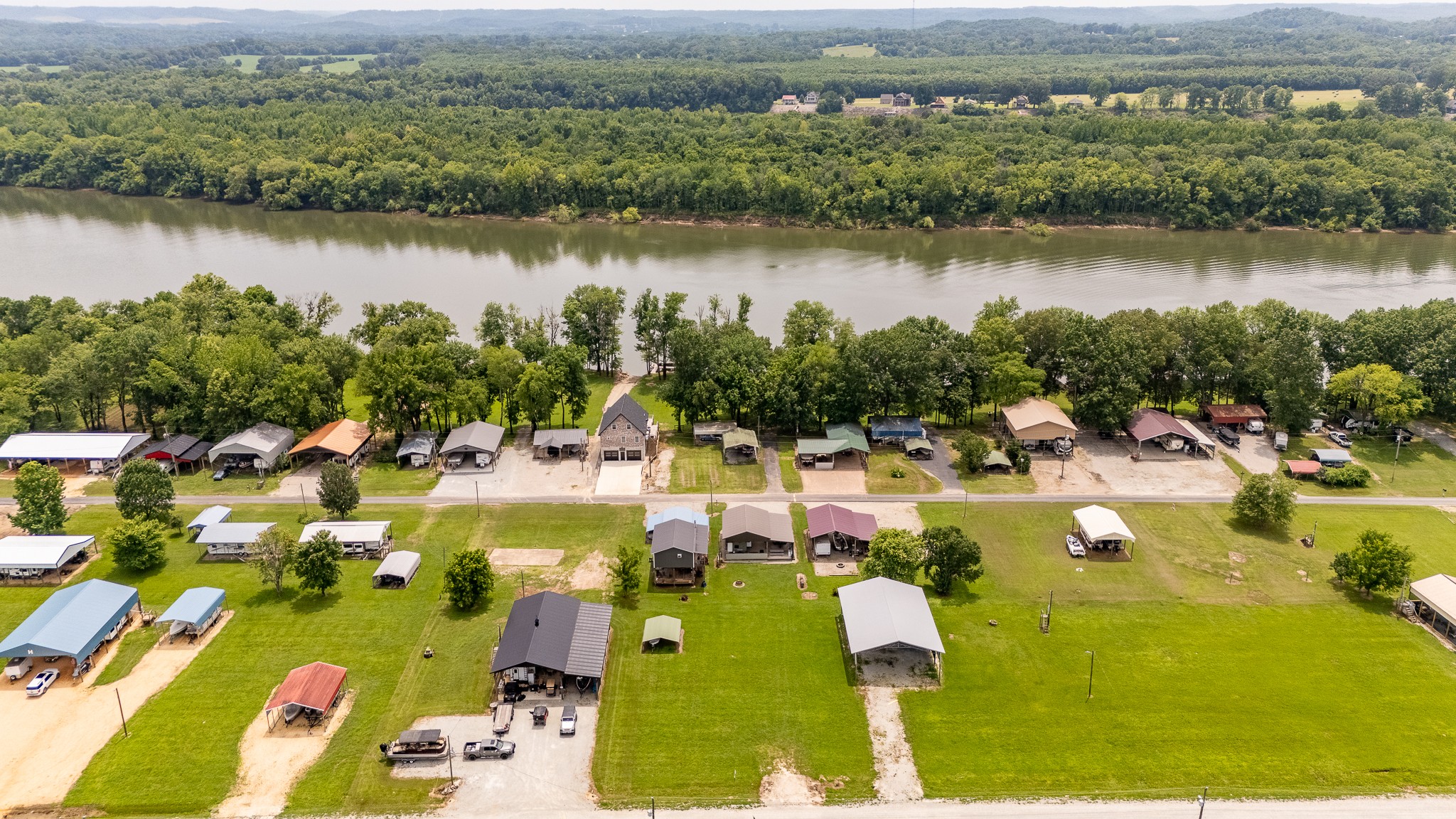 1038 WC PICKETT Road Clifton, TN 38425 - Photo 12 of 22 Gallery Image 12