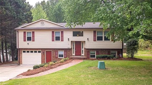 $334,000 | 7257 Sleepy Hollow Drive, Archdale, NC 27263