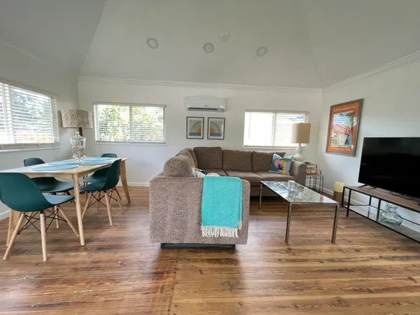 $2,550 | 631 North C Street, Lake Worth Beach, FL 33460