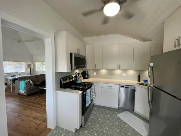 $2,550 | 631 North C Street, Lake Worth Beach, FL 33460