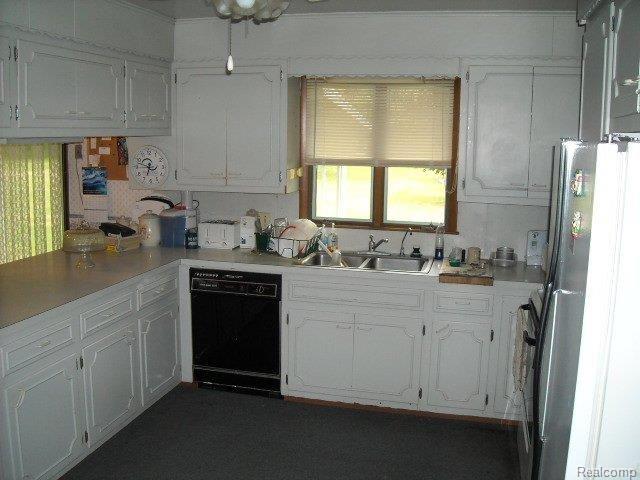 5795 North Owosso Road Fowlerville, MI 48836 - Photo 3 of 5 kitchen