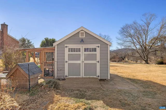 a view of a house with a outdoor space