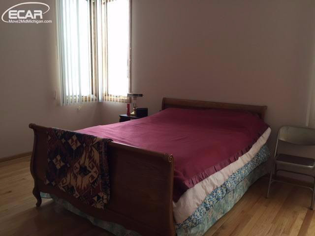 1156 Heatherwoode Road Flint, MI 48532 - Photo 23 of 28 21304475-22.JPG