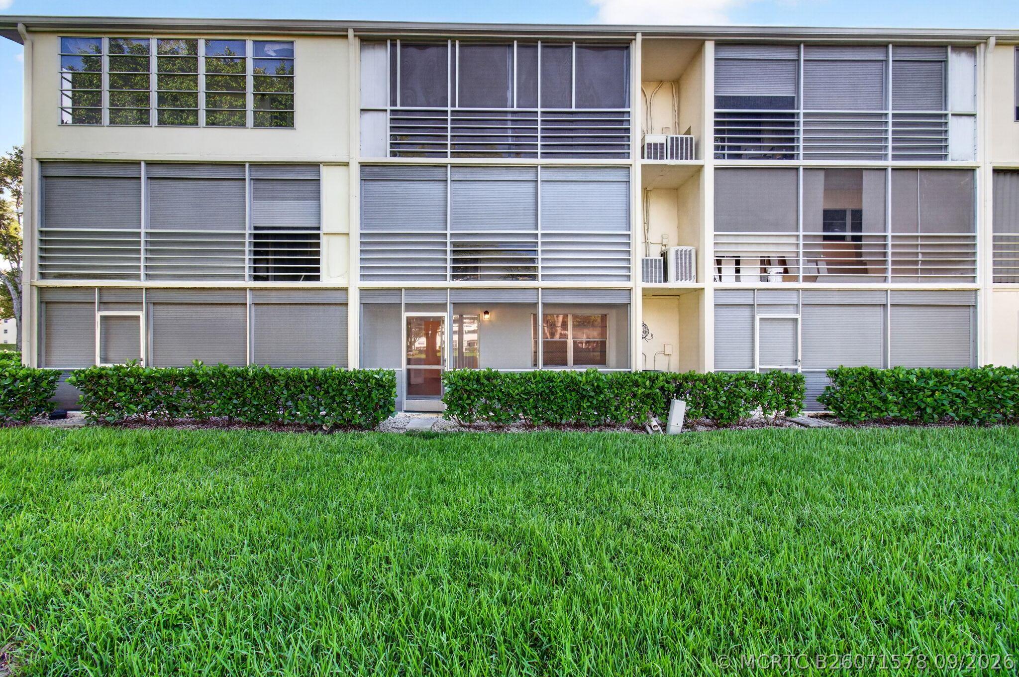 45 Dorset B Boca Raton, FL 33434 - Photo 50 of 70 50-web-or-mls-DSC_8936
