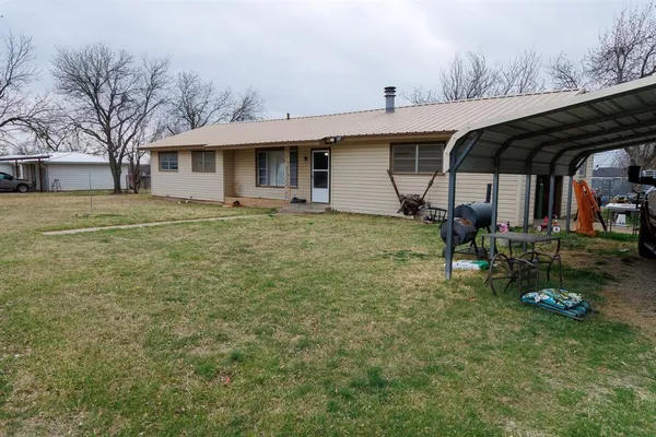 $129,000 | 1111 North Reynolds Avenue, Throckmorton, TX 76483