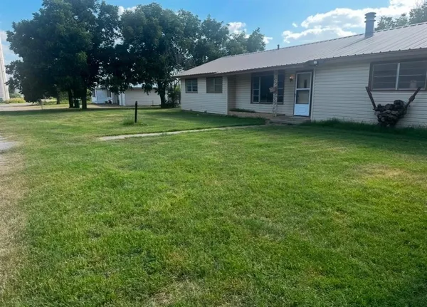 $129,000 | 1111 North Reynolds Avenue, Throckmorton, TX 76483