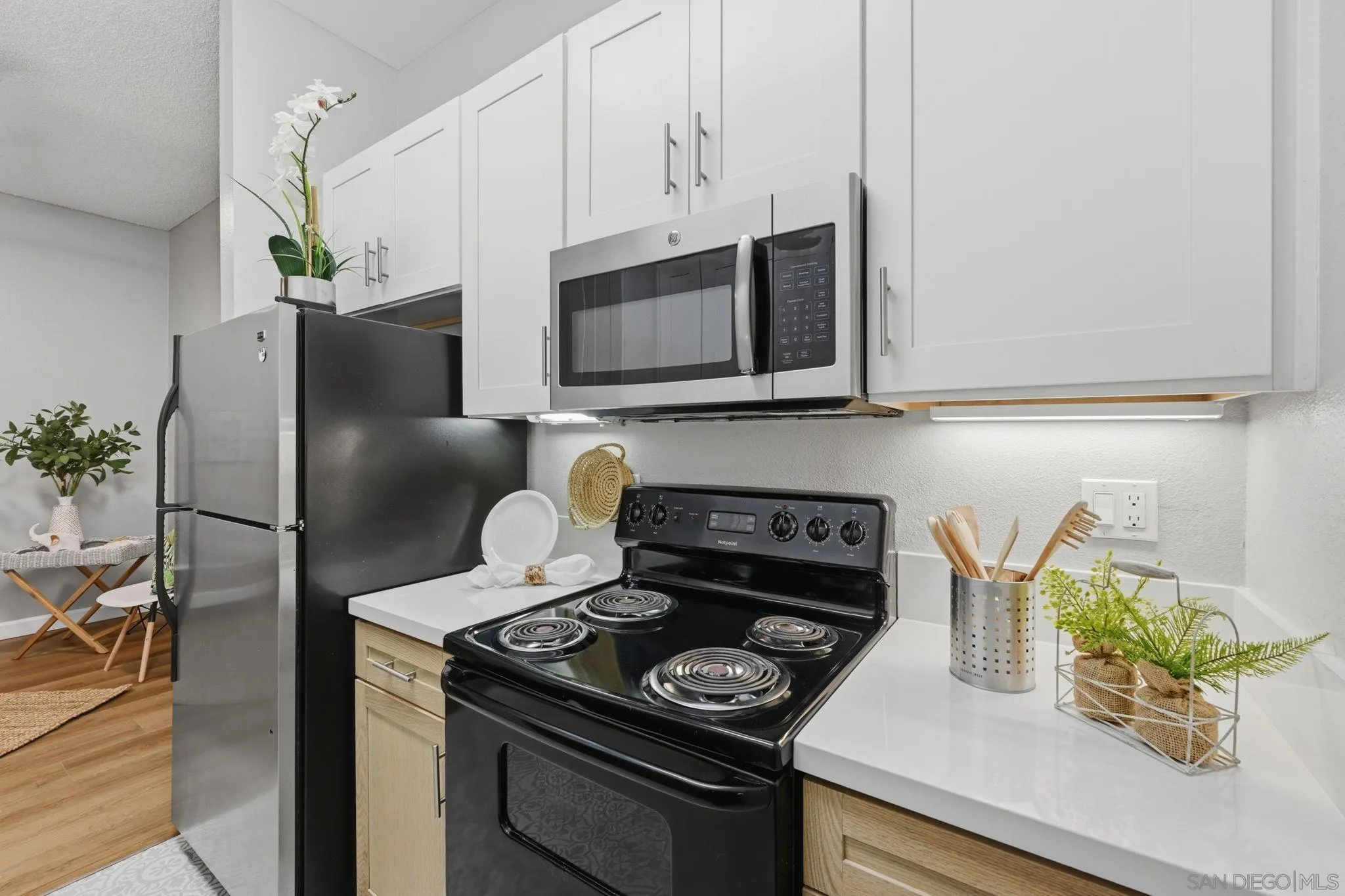8320 Regents Road, Unit 1I San Diego, CA 92122 - Photo 12 of 37 Kitchen