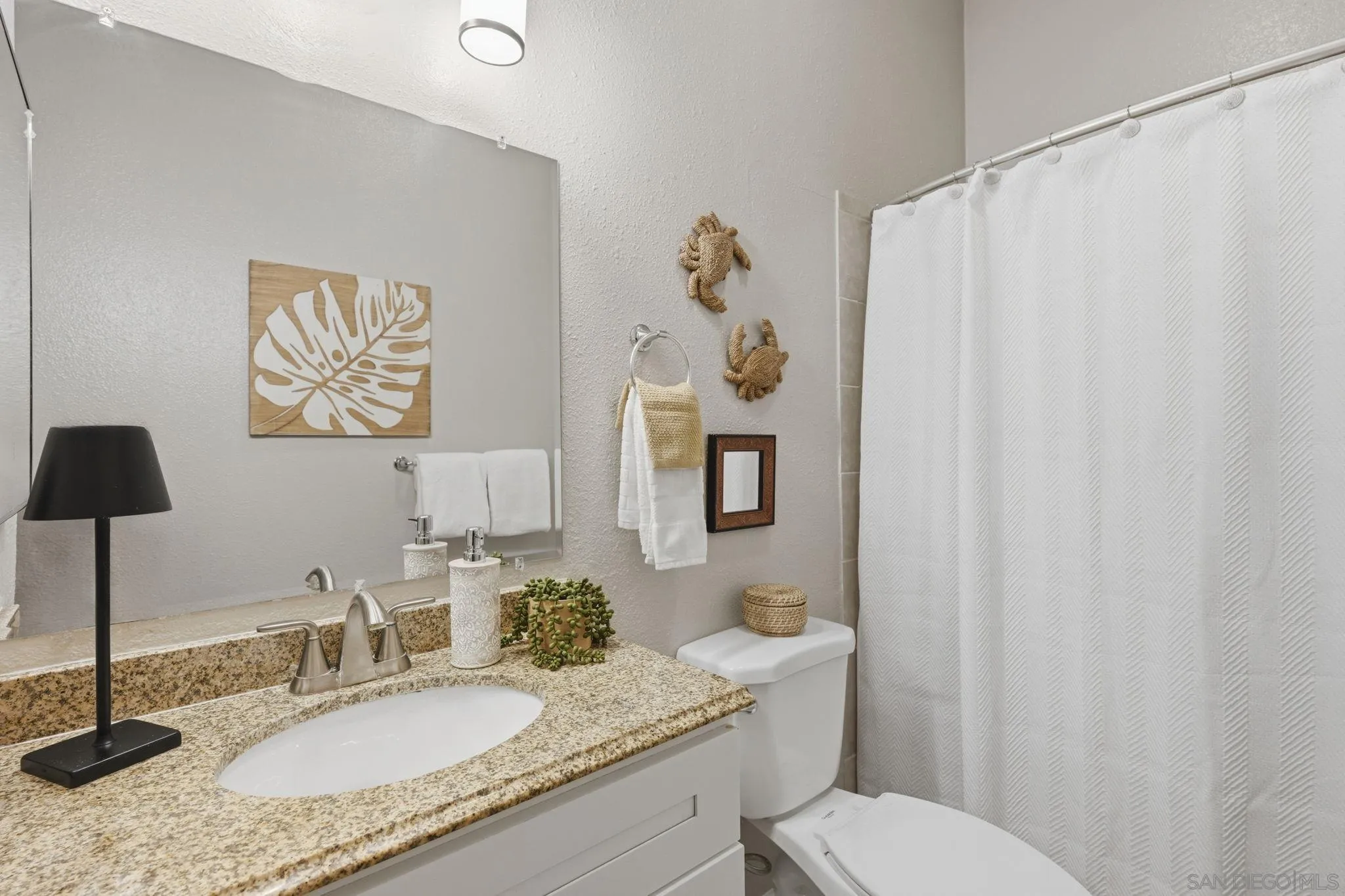 8320 Regents Road, Unit 1I San Diego, CA 92122 - Photo 22 of 37 Primary Bath/Spa