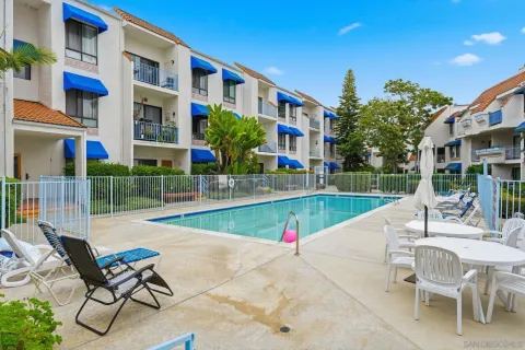 $625,000 | 8320 Regents Road, Unit 1I, San Diego, CA 92122