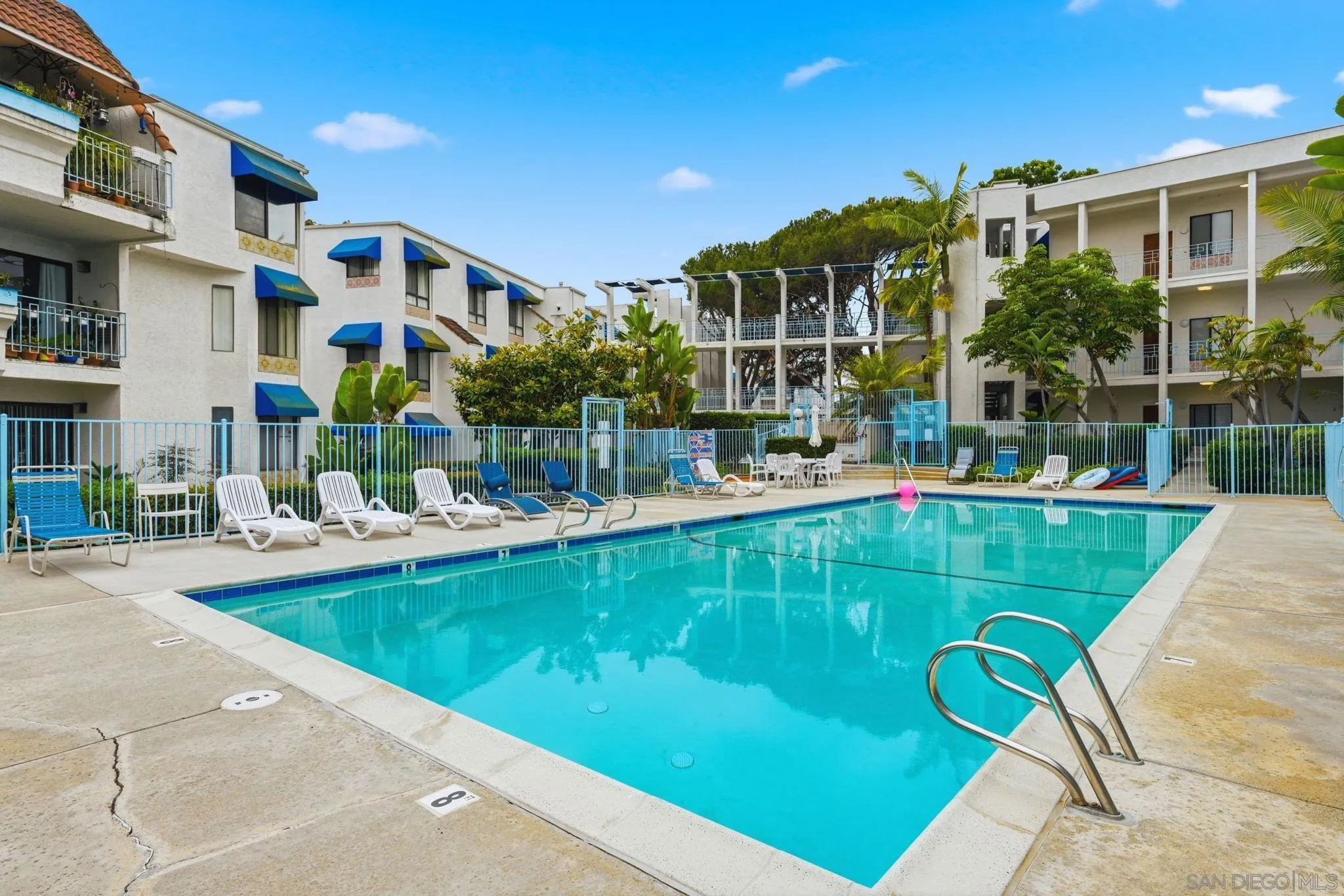 8320 Regents Road, Unit 1I San Diego, CA 92122 - Photo 25 of 37 Swimming Pool/Hot Tub/Sauna