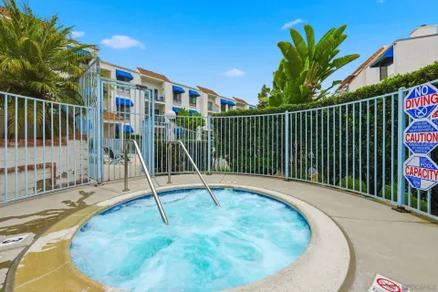 $625,000 | 8320 Regents Road, Unit 1I, San Diego, CA 92122