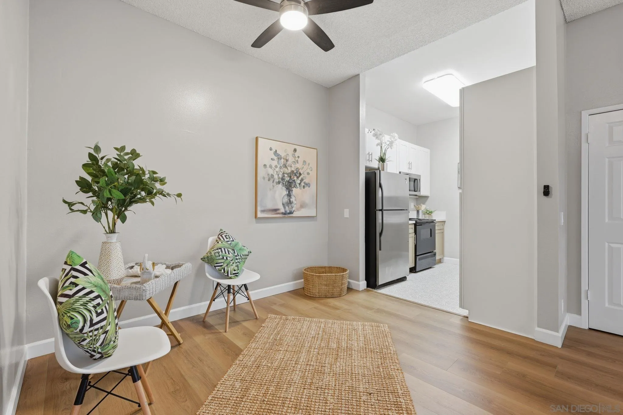 8320 Regents Road, Unit 1I San Diego, CA 92122 - Photo 7 of 37 Dining Area