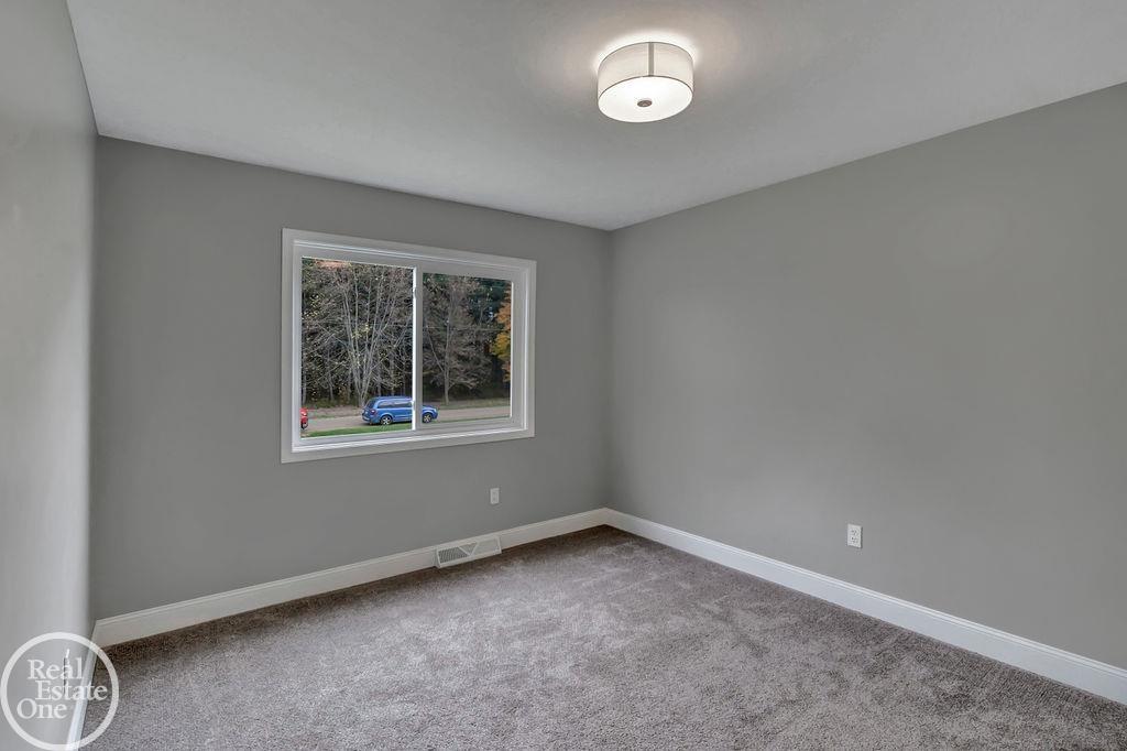 8051 Logana Road Avoca, MI 48006 - Photo 17 of 39