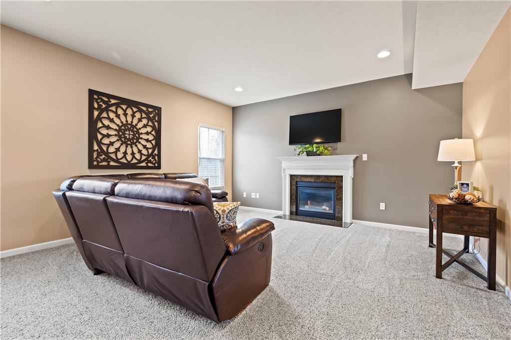 268 Long Ridge Drive Coraopolis, PA 15108 - Photo 3 of 25 Gallery Image 3