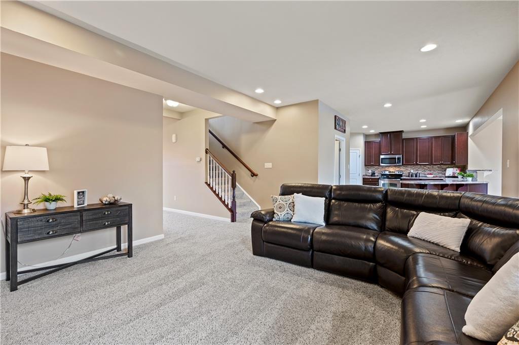 268 Long Ridge Drive Coraopolis, PA 15108 - Photo 4 of 25 Gallery Image 4