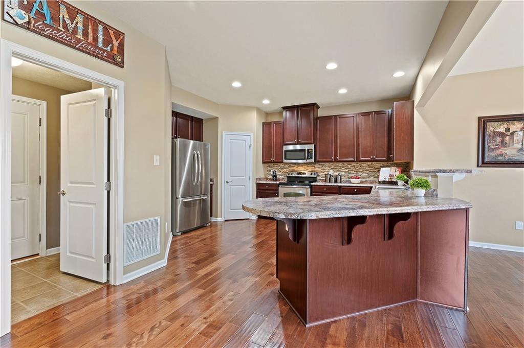 268 Long Ridge Drive Coraopolis, PA 15108 - Photo 6 of 25 Gallery Image 6