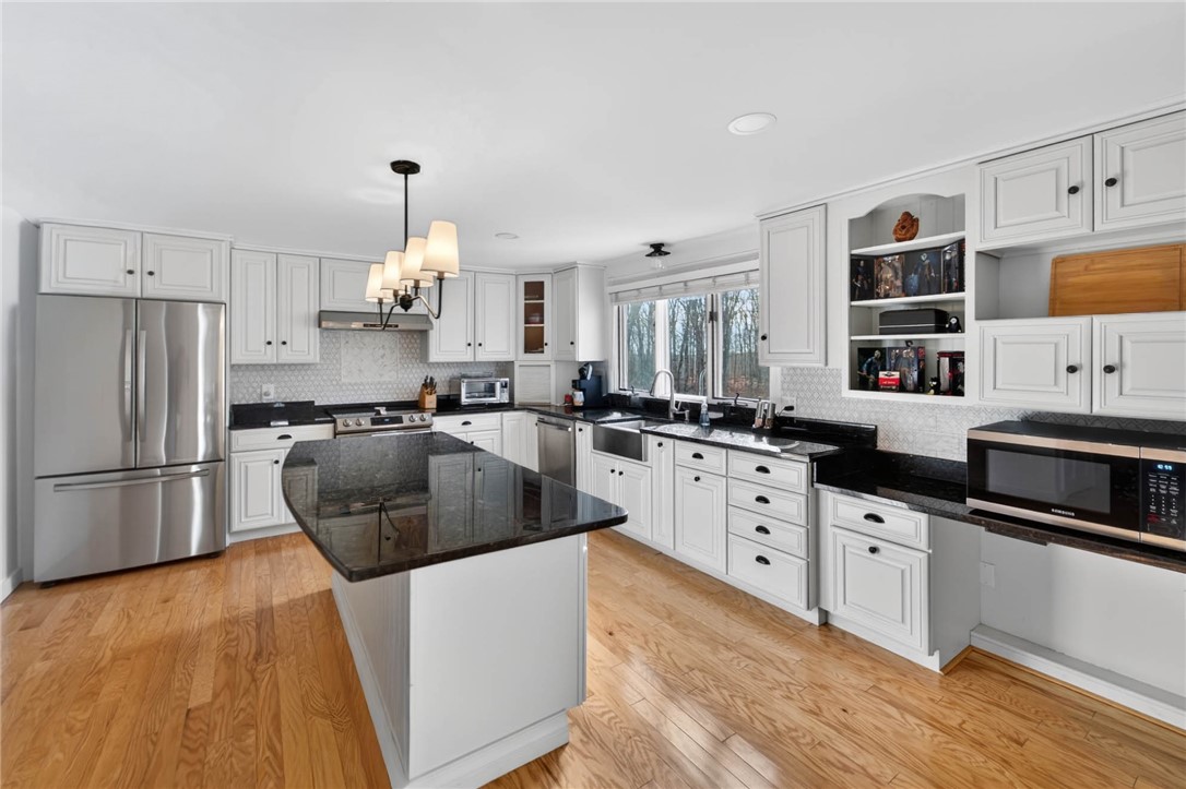 94 Quaker Lane Scituate, RI 02857 - Photo 4 of 24