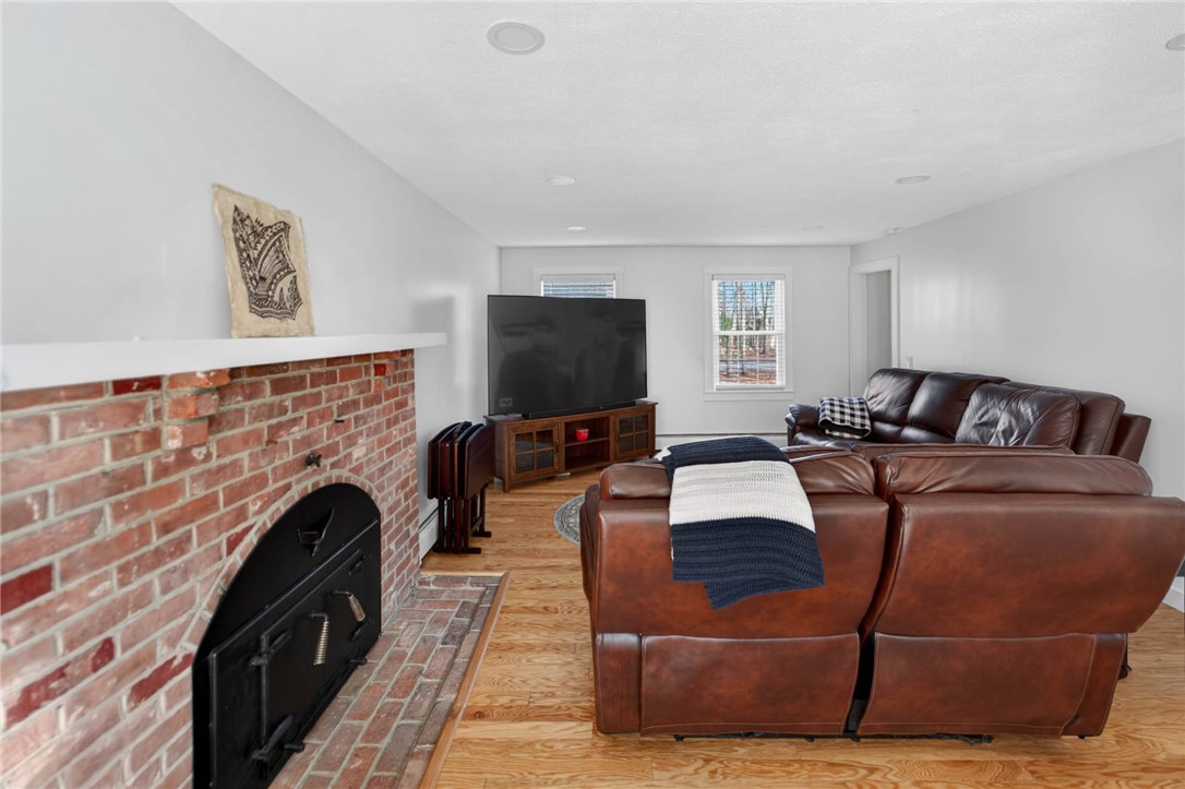 94 Quaker Lane Scituate, RI 02857 - Photo 8 of 24