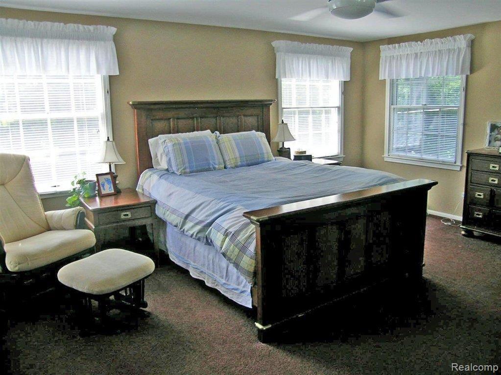 1033 Whittier Road Grosse Pointe, MI 48230 - Photo 13 of 20 master1011A.JPG